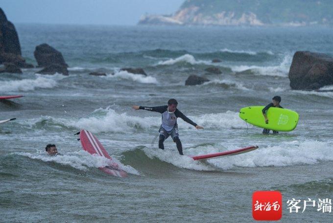 攀登高峰