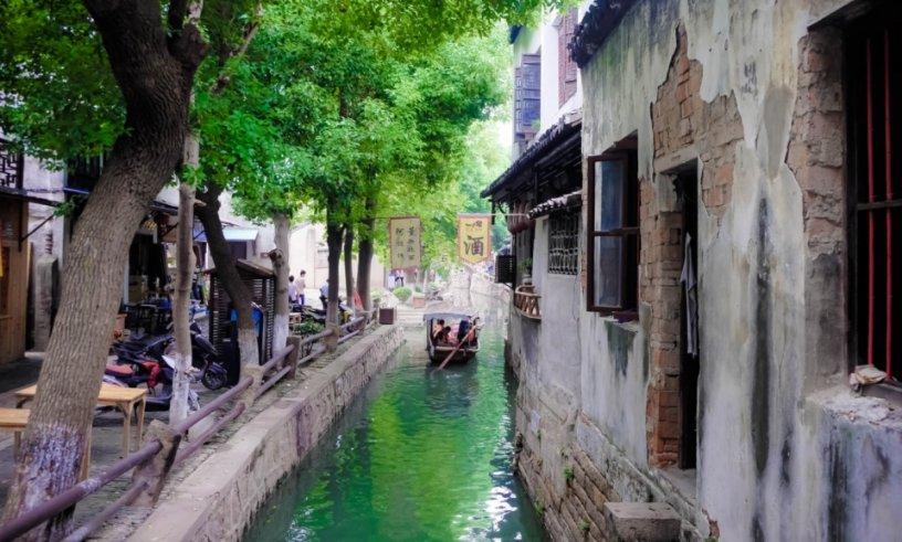 htmlcss，请问怎么敲代码，使每行只放三个图片呢？一共六张图游戏画面
